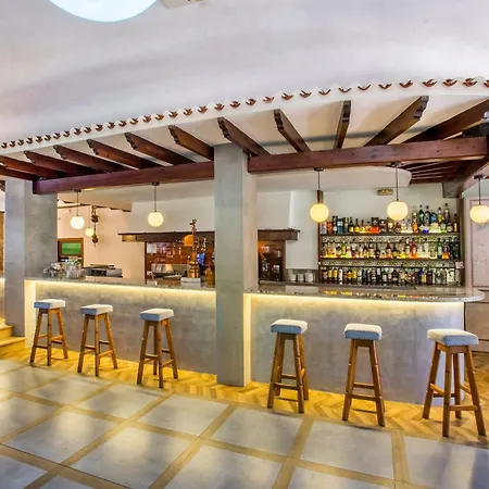 Ramis Fundado En 1969 Hotel